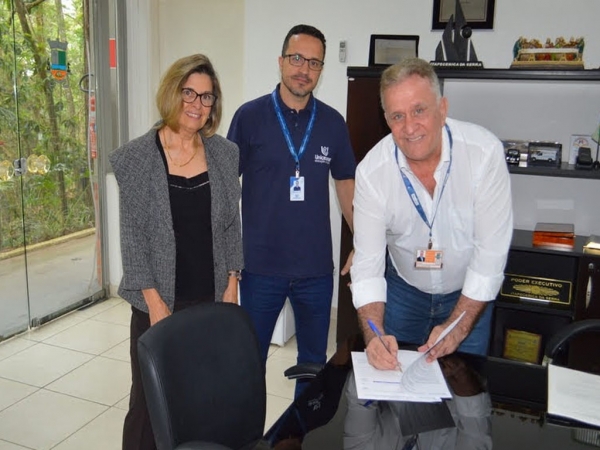 EDUCA&Ccedil;&Atilde;O - UNICESUMAR FIRMA CONV&Ecirc;NIO COM CONISUD