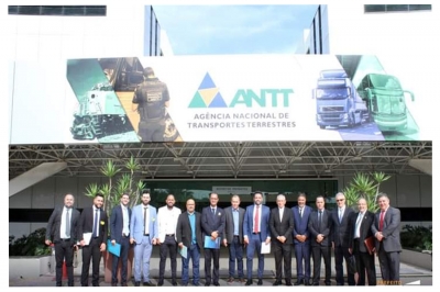 PREFEITOS REUNIDOS COM A ANTTEM BRAS&Iacute;LIA